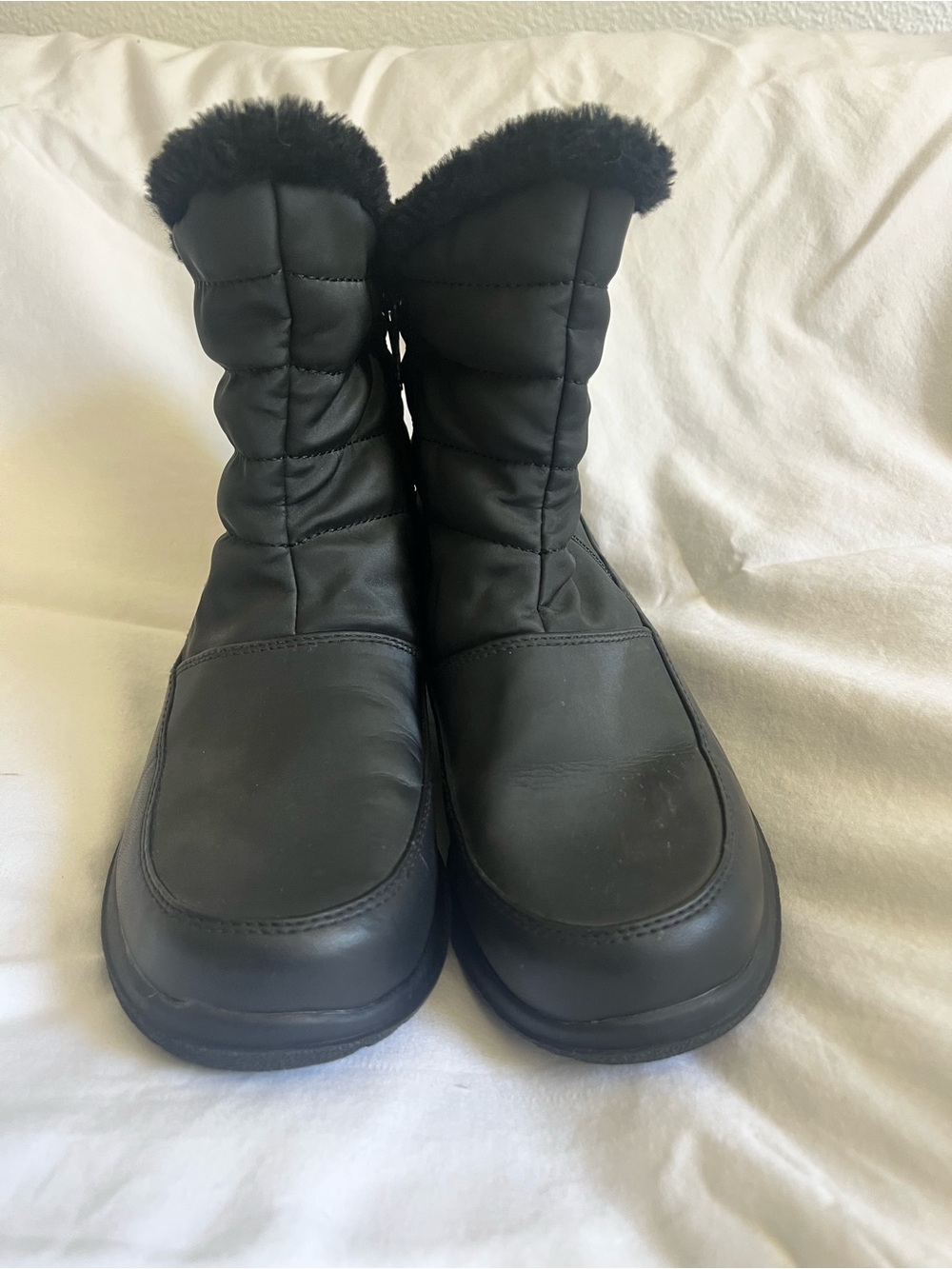 totes Black Women's Faux-Fur Winter Zip Boots